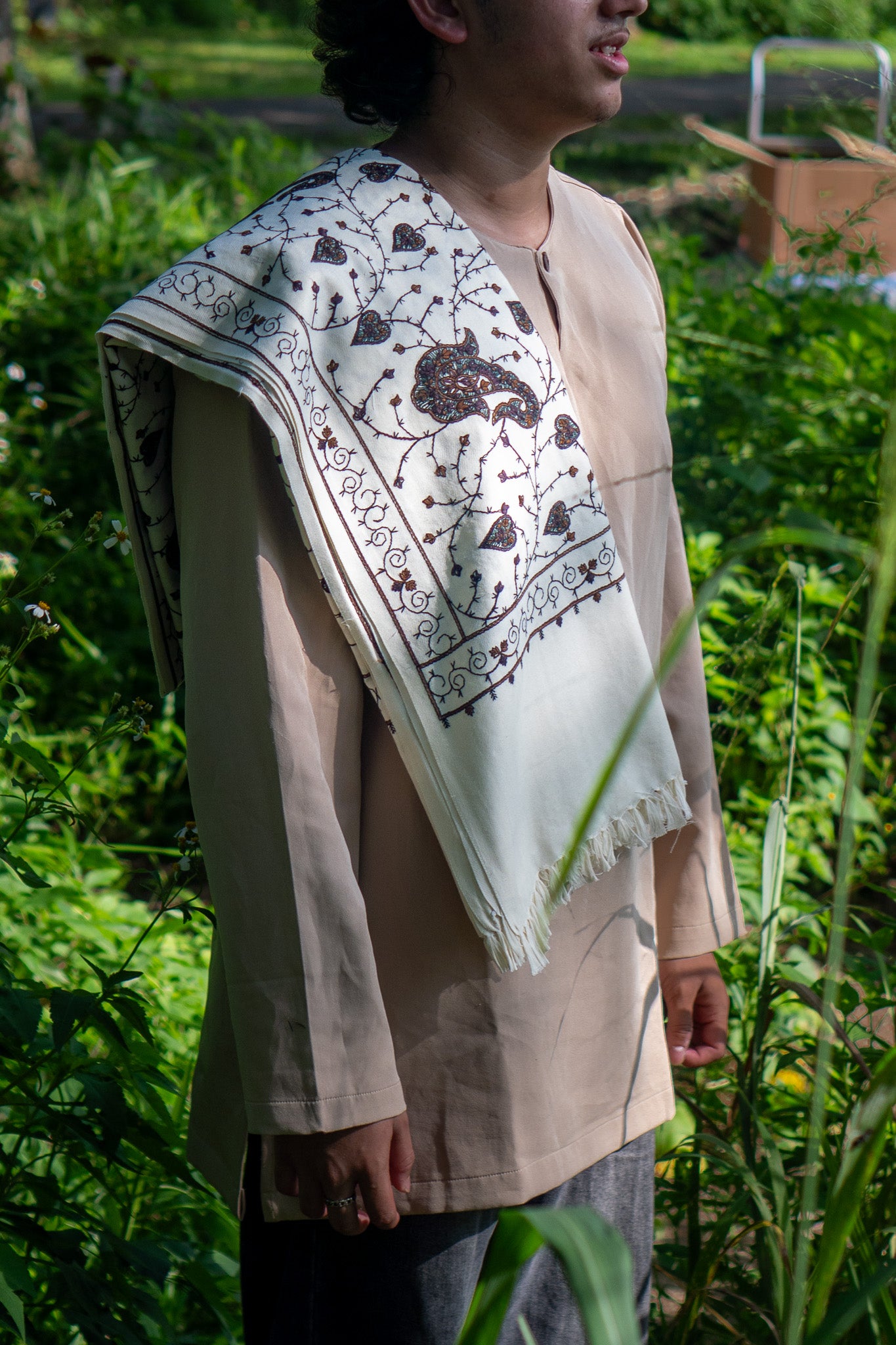 Kashmiri Whisper Judhur (جُذُور) — “Roots”